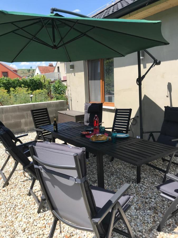 Prazdninovy Dum Na Palave S Vinnym Sklepem Milovice  Kültér fotó